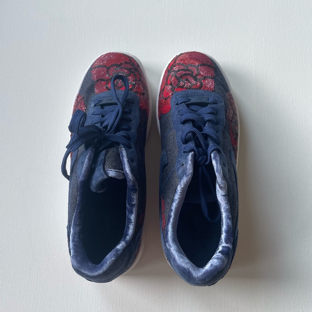 NIKE Air Force One Sneakers
